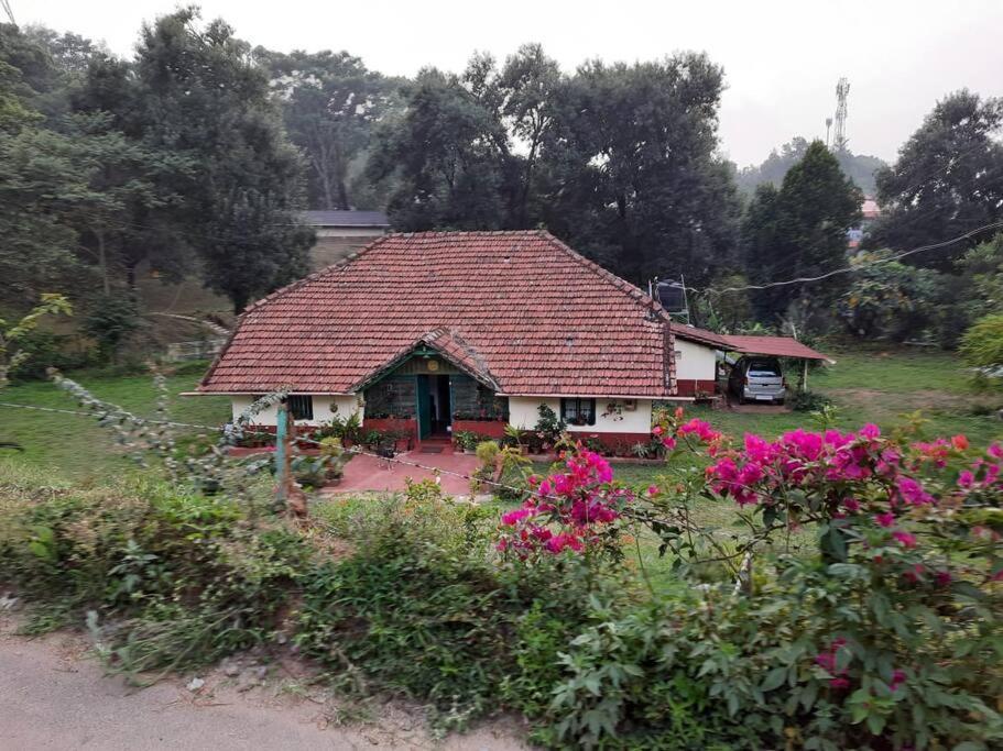A Quaint Cottage With Rajah'S Seat View. Madikeri Kültér fotó